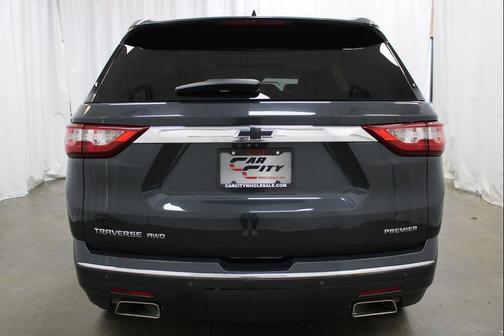 Dark Moon Blue Metallic 2020 Chevrolet Traverse Premier