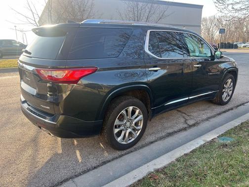Dark Moon Blue Metallic 2020 Chevrolet Traverse Premier