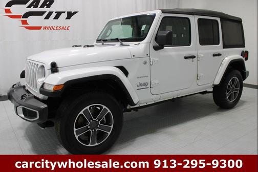 Bright White Clearcoat 2023 Jeep Wrangler 4-Door Sahara 4x4