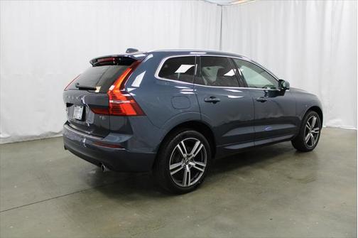2020 Volvo XC60 T5 Momentum