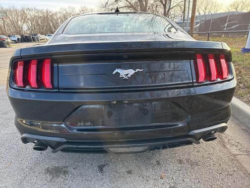 2021 Ford Mustang EcoBoost