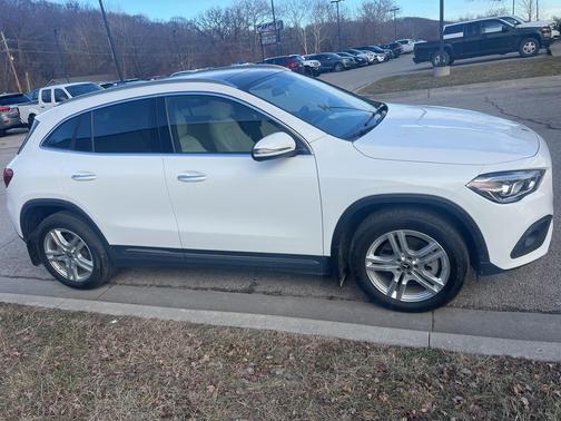 2021 Mercedes-Benz GLA 250 Base 4MATIC