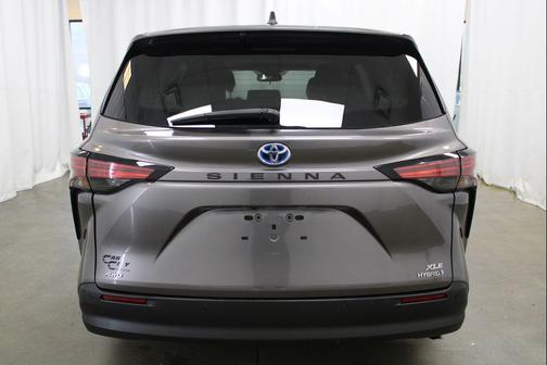 2021 Toyota Sienna XLE 7 Passenger