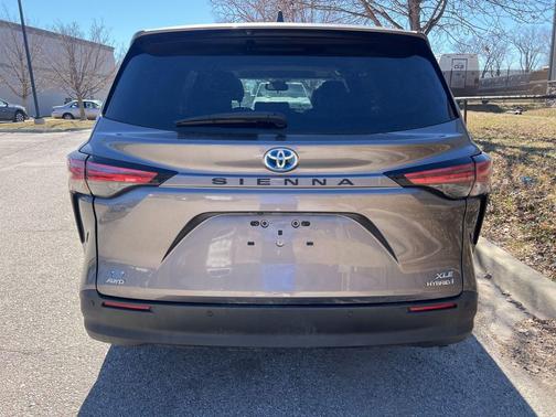 2021 Toyota Sienna XLE 7 Passenger