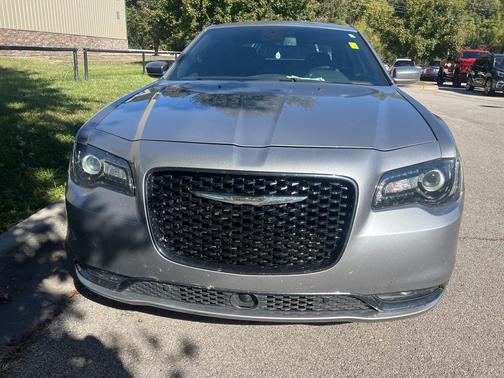 2018 Chrysler 300 S