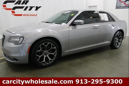 2018 Chrysler 300 S