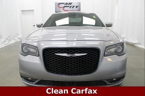 2018 Chrysler 300 S