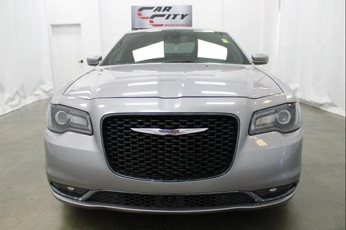 2018 Chrysler 300 S