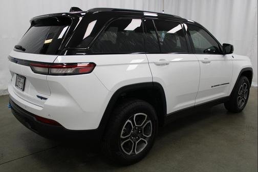 2022 Jeep Grand Cherokee 4xe Trailhawk