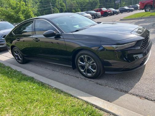 Crystal Black Pearl 2023 Honda Accord EX