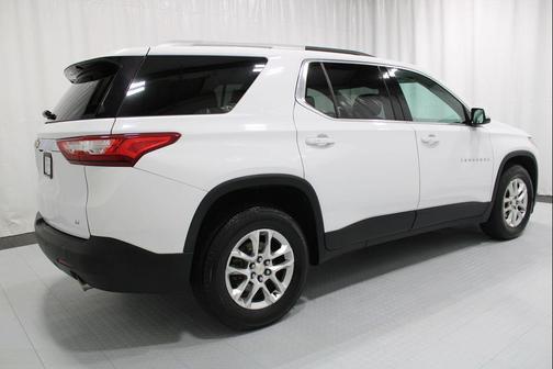 Summit White 2018 Chevrolet Traverse LT Cloth