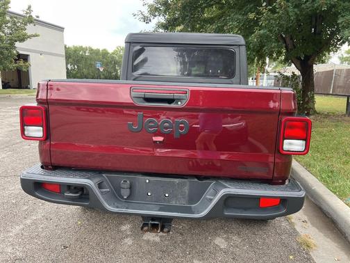 2021 Jeep Gladiator Sport