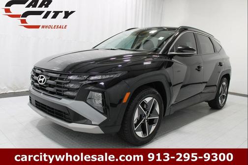 Phantom Black 2025 Hyundai TUCSON SEL Convenience