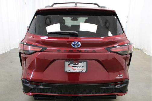 2022 Toyota Sienna XSE 7 Passenger
