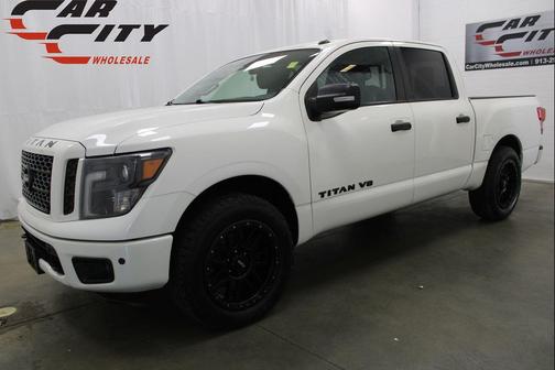 2019 Nissan Titan SV