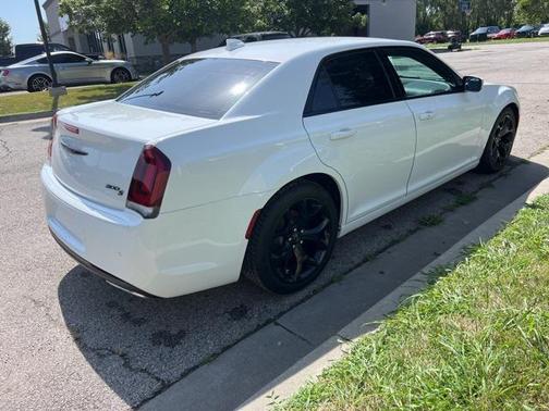 2021 Chrysler 300 S