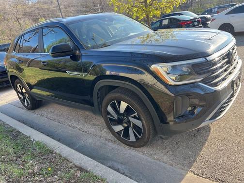 2025 Volkswagen Atlas Cross Sport 2.0T SE w/Technology 4MOTION