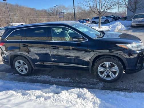 2017 Toyota Highlander Limited