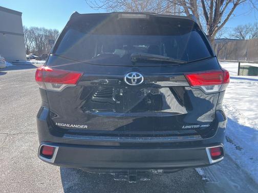 2017 Toyota Highlander Limited