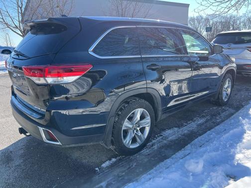 2017 Toyota Highlander Limited