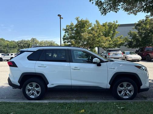 Super White 2021 Toyota RAV4 Hybrid XLE