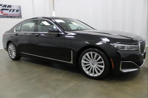 2022 BMW 740 i xDrive