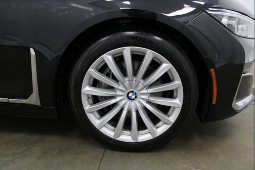 2022 BMW 740 i xDrive