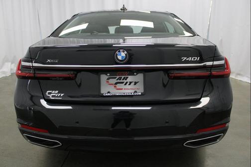 2022 BMW 740 i xDrive