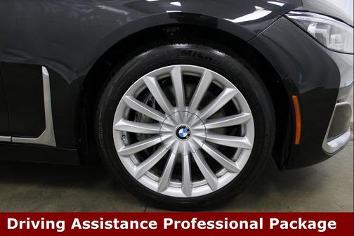 2022 BMW 740 i xDrive