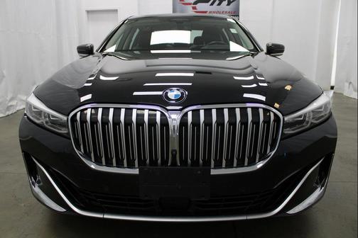 2022 BMW 740 i xDrive
