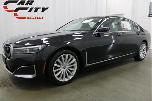 2022 BMW 740 i xDrive