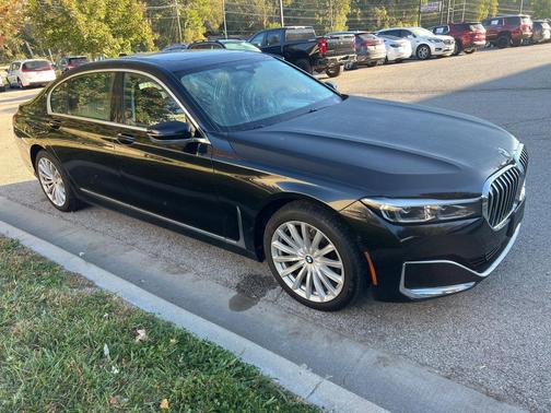 2022 BMW 740 i xDrive