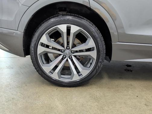 2019 Audi Q8 3.0T Premium Plus