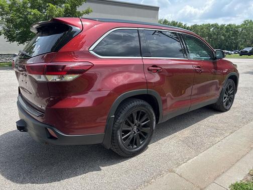 Salsa Red Pearl 2019 Toyota Highlander SE