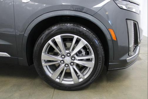 2022 Cadillac XT6 Premium Luxury FWD