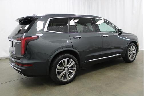 2022 Cadillac XT6 Premium Luxury FWD