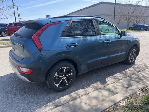 2023 Kia Niro EX