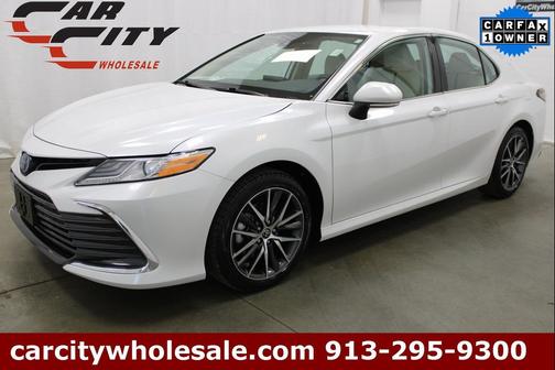 2023 Toyota Camry Hybrid XLE