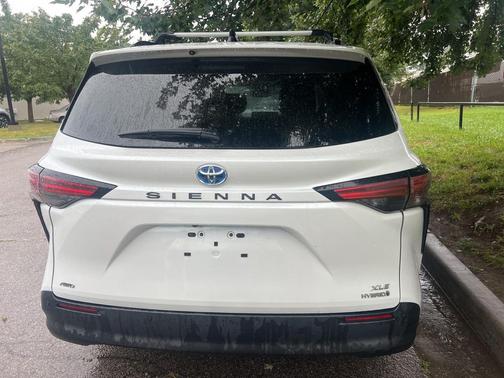 2022 Toyota Sienna XLE 7 Passenger