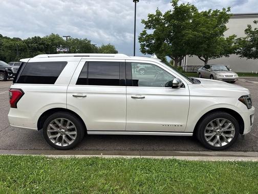 White Platinum Metallic Tri-Coat 2018 Ford Expedition Platinum