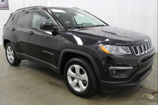 Diamond Black Crystal Pearlcoat 2021 Jeep Compass Latitude