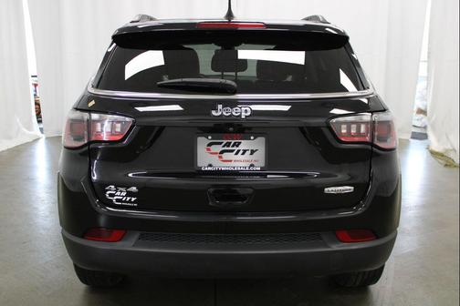 Diamond Black Crystal Pearlcoat 2021 Jeep Compass Latitude