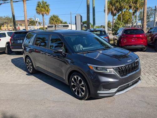 2023 Kia Carnival EX