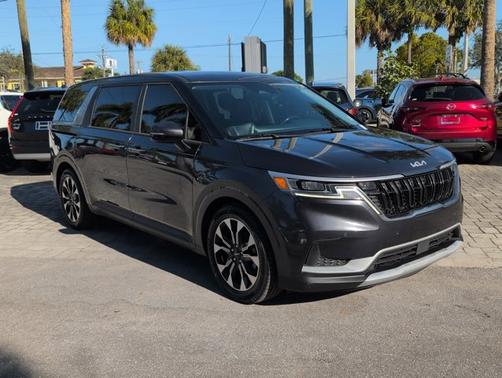 2023 Kia Carnival EX