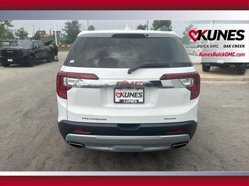 2023 GMC Acadia AWD SLT