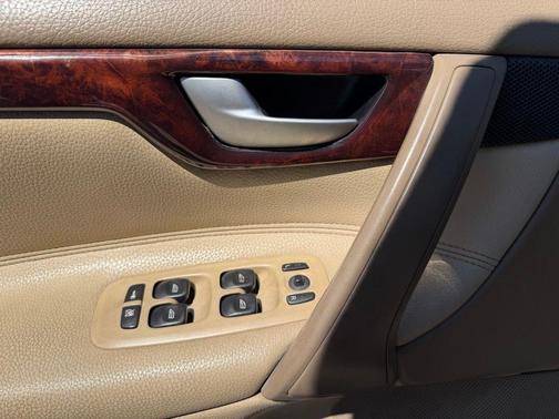 Black 2005 Volvo S60 2.5T