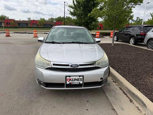 Ingot Silver Metallic 2010 Ford Focus SEL