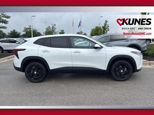 2025 Chevrolet Trax LS