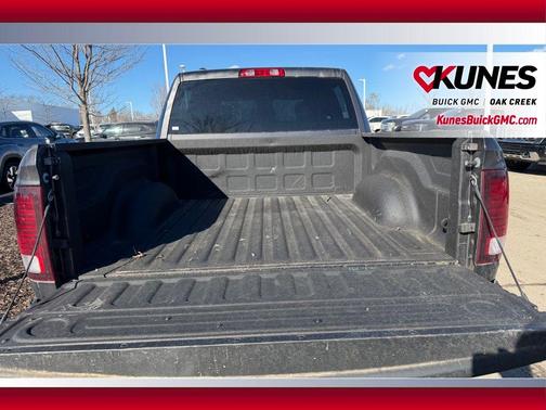 2024 RAM 1500 Classic Warlock Crew Cab 4x4 5'7' Box