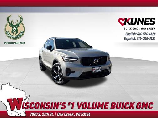 2024 Volvo XC40 B5 Core